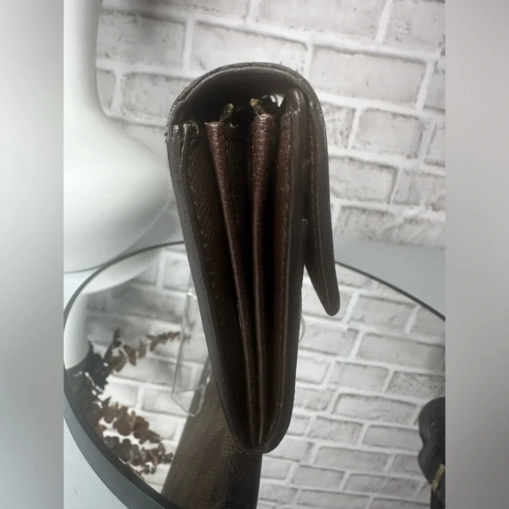 LOUIS VUITTON Damier Portefeuille
Sarah Bifold Wallet Long Wallet. Sold as is - Picture 5 of 12